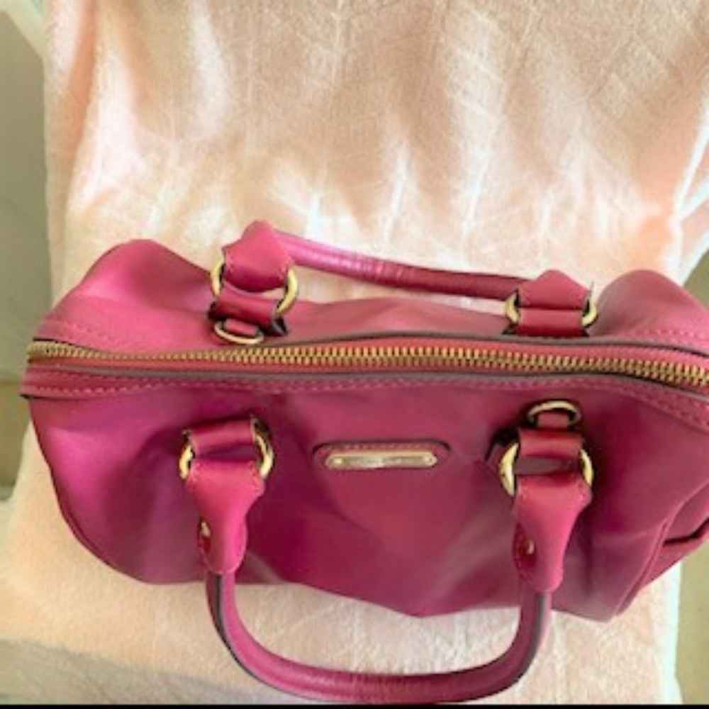Anne Klein Stylish Hot Pink Handbag Gold Logo - Picture 4 of 8